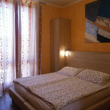 Chiara 3* Sirmione